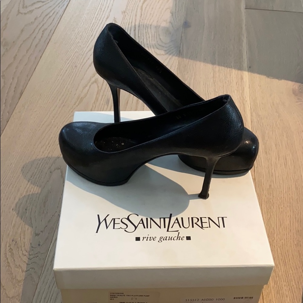 Black heel